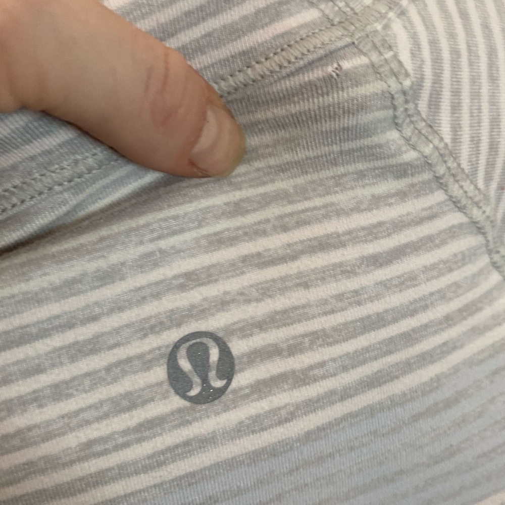 lululemon | size 10 gray and white striped Think Fast Long Sleeve - Picture 10 of 10